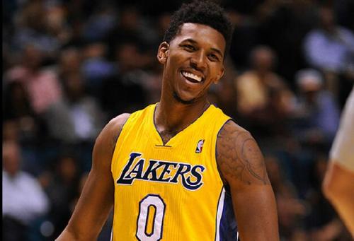 记者：恩昆库在冬窗的未来值得关注；米兰会和经纪人谈莱万（记者：冬窗恩昆库动向受关注；米兰将与莱万经纪人会谈）