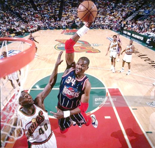 塔：这场比赛是由一些细节和瞬间决定的；失利与强度无关（塔：胜负由细节与瞬间决定，输球与强度无关）