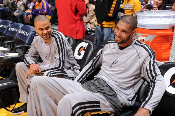 梁靖崑一脸沮丧令人心疼！10-6手握赛点被逆转 腰椎伤病困扰他9个月（梁靖崑10-6握赛点仍被逆转，落寞神情惹人心酸；腰椎伤势缠身已9个月）