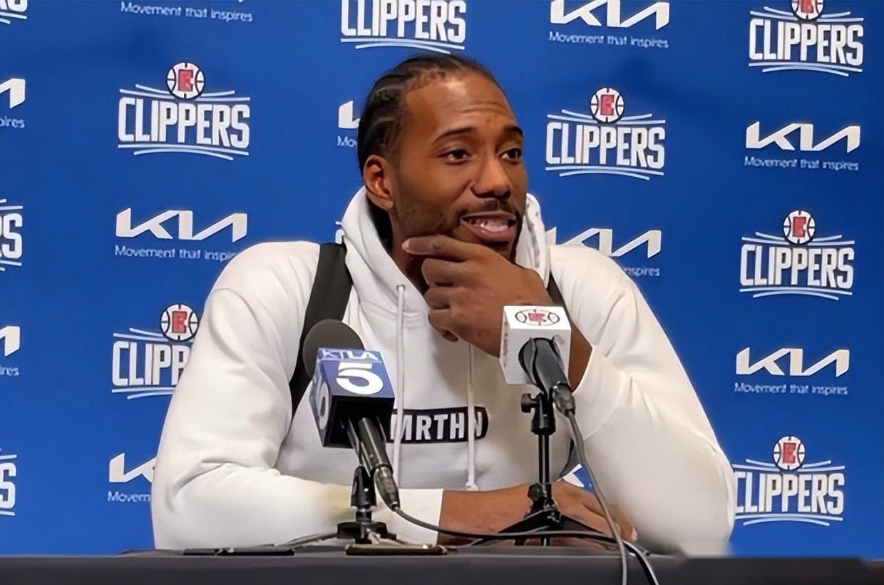 法比奥晒与古加搞怪合照：我们爱中国，很满意现在的生活状态（法比奥与古加晒搞怪合影：我们热爱中国，对当下生活十分满意）